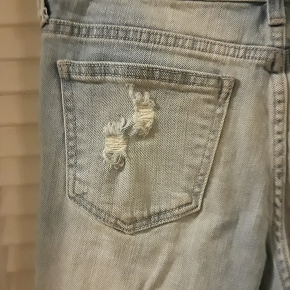 Just USA Womens Jean Shorts Size M Denim Bermuda Distressed Light Wash Mid - Picture 11 of 13